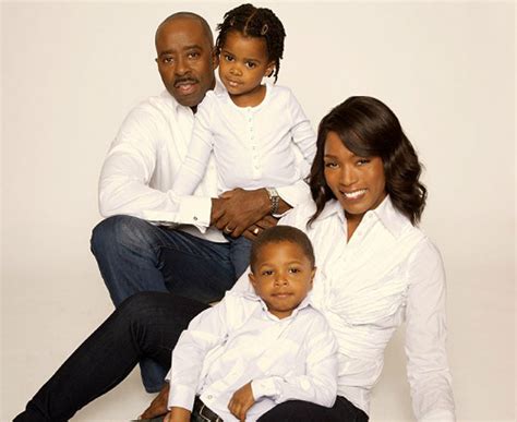 Angela is the daughter of betty jane (gilbert) and daniel benjamin bassett. Angela Bassett and Courtney B. Vance - The two met...