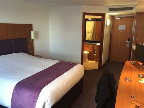 Feel at home in one of the comfortable rooms at premier inn dubai international airport. A typical Premier Inn...Southampton Airport - Miles from ...