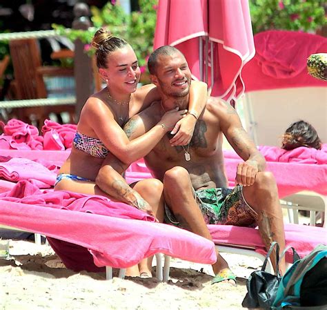 Jeremy Meeks And Chloe Green Have Pda Filled Day In Caribbean