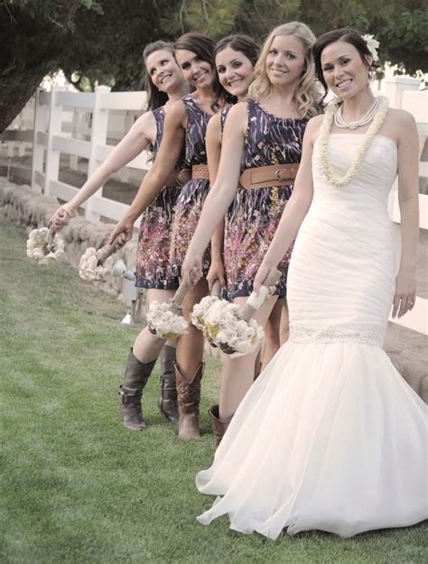 The style of short dresses tends to be a good fit with outdoor, beach, and more casual weddings for brides who want. Throw Your Ultimate Distinctive Country Rustic Wedding To ...
