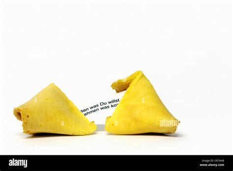 Opened Chinese Fortune Cookie With A Wise Message Stock Photo Alamy