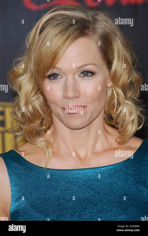 Jennie Garth At The 2007 American Music Awards Held At The Nokia