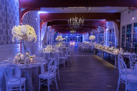 This Wychmere Beach Club Wedding Was All About Elegant Simplicity