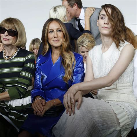 Vidéo Anna Wintour Sarah Jessica Parker Et Rooney Mara Assistent Au