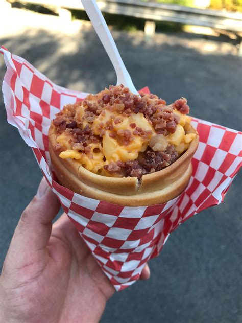 Bacon Mac And Cheese From Cozy Cone 🥓🧀 Disneyland