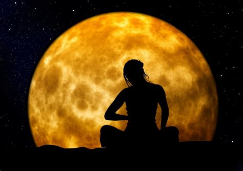 Full Moon Meditation 7 Yoga Poses To Make The Most Of It Ibtimes India