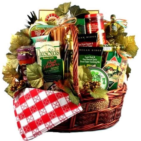 Choose from hundreds of gift baskets or customize your own for holidays, birthdays, and other special occasions. Gift Basket Drop Shipping DeFaChBa Deluxe Family Christmas, Italian Holiday Basket | Italian ...