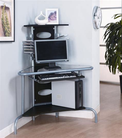 A room cannot be called an office if there is no desk to grace it. Space Saving Corner Desk To Utilize Unused Corner | My ...
