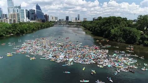 Paddleboarders At Lady Bird Lake In Austin Youtube