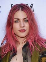 My fiancé is so handsome. Frances Bean Cobain - The Daily Front Row Fashion Awards ...