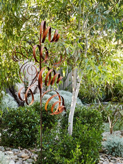 Take A Trip To Peter Shaws Striking And Sculptural Coastal Garden With