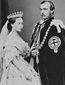 Uneasy lies the Head that Wears a Crown | Queen victoria family ...