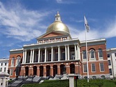 File:Massachusetts State House, Boston, Massachusetts - oblique frontal ...