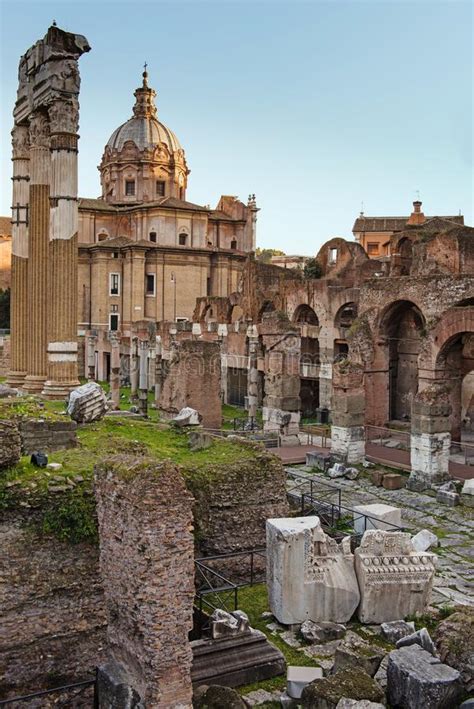 View On Ruins On Roman Forum Forum Romano Italy Ancient Roman Ruins