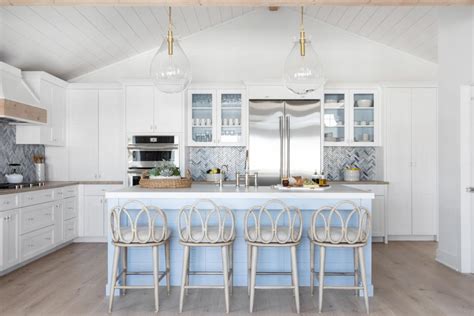Cape Cod Kitchen Design Pictures Ideas And Tips From Hgtv Hgtv