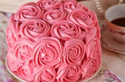Foodista A Rose Cake Is Better Than A Dozen Roses For Valentines Day
