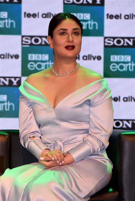Kareena Kapoor Super Sexy At The Launch Event Of Sony Bbc Earth
