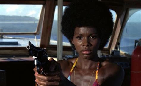 Actress Gloria Hendry Played Rosie Carver Bond S First Afrcn Amcn Love