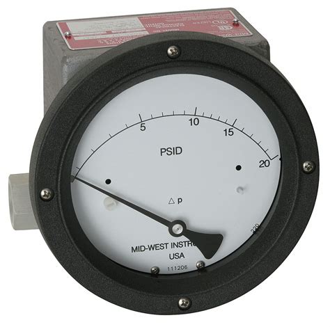 MIDWEST INSTRUMENT 1 4 In FNPT Differential Pressure Gauge With 4 1 2
