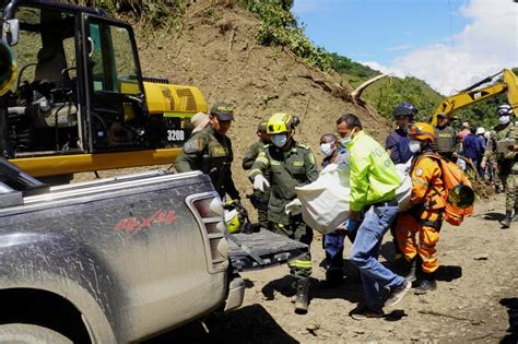 landslide buries bus in colombia 34 dead