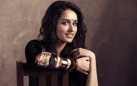 Download Celebrity Shraddha Kapoor Hd Wallpaper