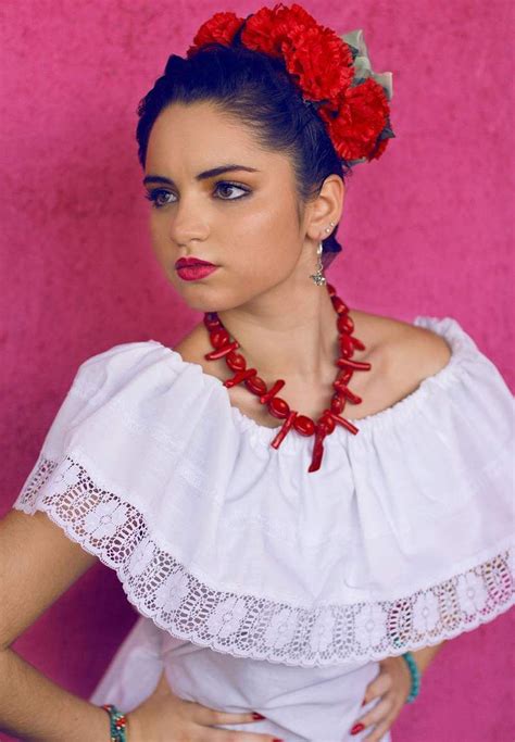 33 Mexican Hairstyles Are Good For You To Try For An Official Event Mexican Hairstyles