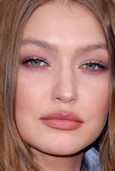 Close Up Of Gigi Hadid At The 2019 Cfda Fashion Awards Gigi Hadid