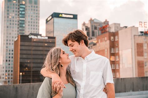 44 Photos To Inspire Your Next Downtown Photoshoot Couples