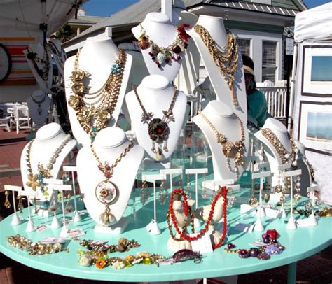 Jewelry Display At Craft Shows Google Search Jewelrymaking Displays Jewelry Booth Craft