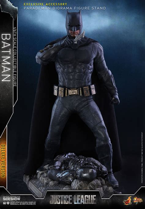 Dc Comics Batman Deluxe Sixth Scale Figure By Hot Toys