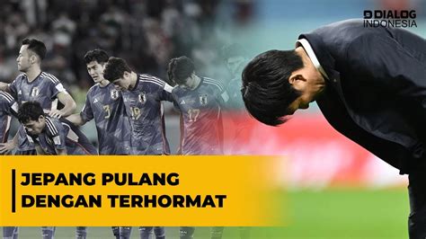 Momen Pelatih Dan Pemain Timnas Jepang Membungkuk Ke Suporter Usai