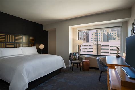 Renaissance Des Moines Savery Hotel Rooms Pictures And Reviews Tripadvisor