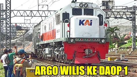 Kereta Argo Wilis Di Jakarta Youtube