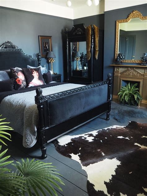 20 New Black And Gold Bedroom Findzhome