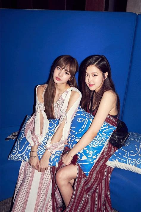 Lisa black pink black pink kpop kpop outfits stage outfits admirateur secret blackpink fashion fashion outfits kpop mode lisa.jisoo? #LISA #ROSÉ BLACKPINK | Ünlüler, Kızlar, Koreli kız