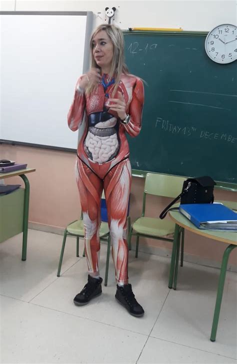 Teacher Goes Viral For Wearing Skin Tight Anatomy Bodysuit To Teach Students The Advertiser