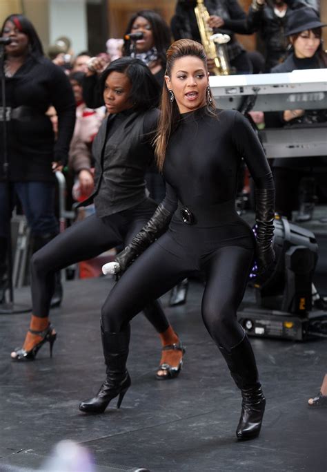 Pervy Slimeball Report Hot Beyonce In Catsuit And Boots
