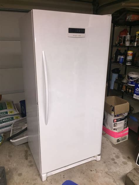 Upright frigidaire freezer not running properly. Frigidaire Freezer FKFH21F7HWB 20.6 cu. for Sale in Round ...