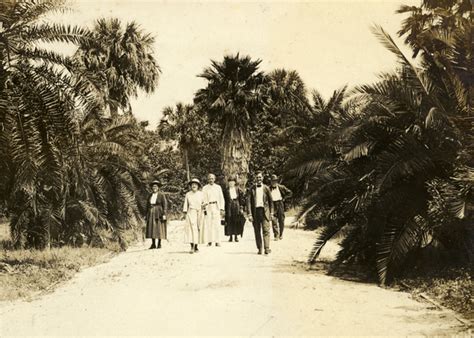 Florida Memory Postcard Showing A Couple Of Koreshans With Visitors