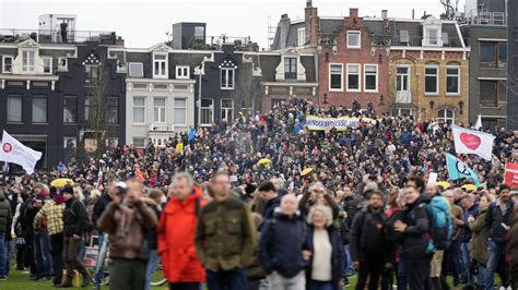 amsterdam dutch police disperse lockdown protestors cnn