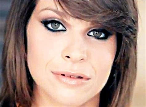 Taglio quando si parla di capelli, noi donne andiamo spesso in paranoia. Nuovo Taglio Di Capelli Sabrina Ferilli
