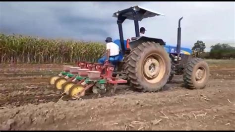 Tanam Jagung Menggunakan Mesin Corn Planter Canggih Youtube