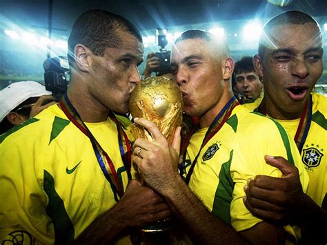 If you have any questions, please contact us at support@gdefon.ru. the best football wallpaper: Ronaldo Brazil wallpapers