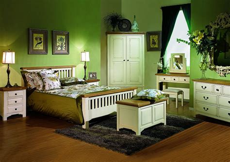 Throw in some purple and green bedroom art for sometimes one key element is enough to shape the green theme. Fitted Bedroom Furniture: Green Bedroom Furniture Themes