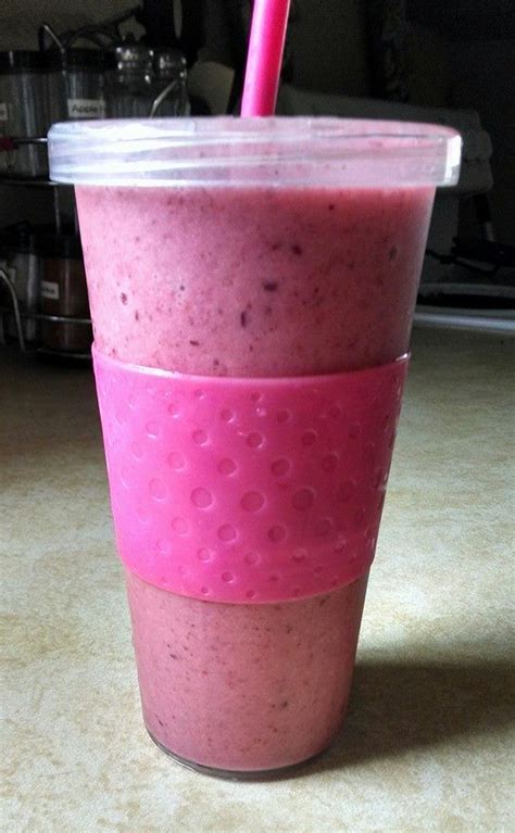 Perfect Berry Smoothie 1 Cup Ice 1 Can Frozen Fruit Punch Concentrate