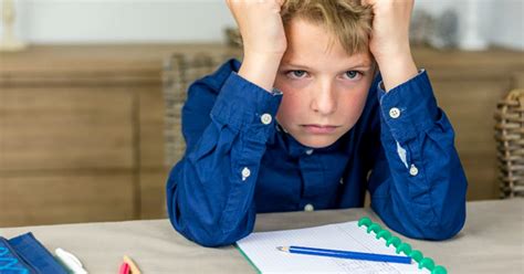 Childhood Stress 8 Signs To Watch Out For Huffpost Canada