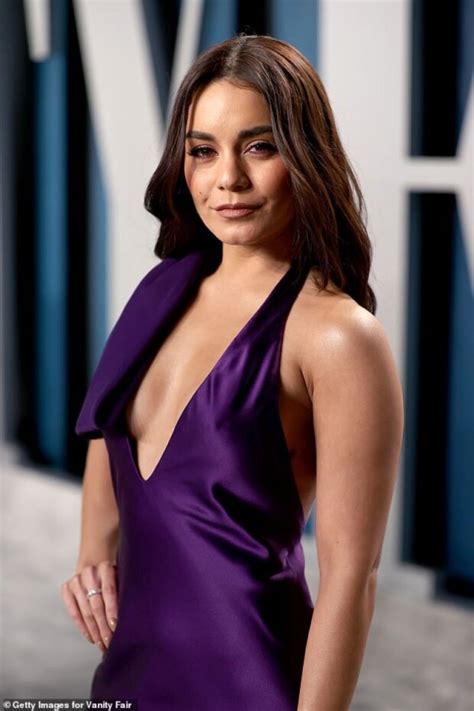 Vanessa Hudgens Braless Boobs Showing Nice Thefappenist