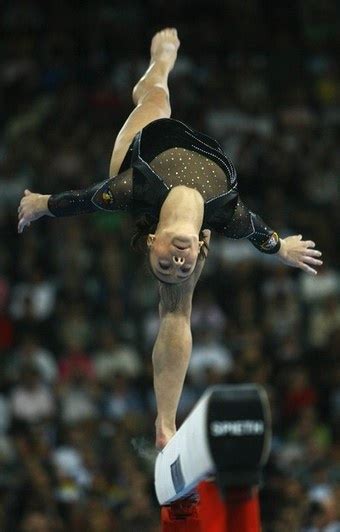 Catalina Ponor Ejercicio De Barra De Equilibrios Gymnastics Images Gymnastics Facts Gymnastics