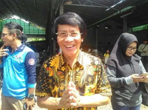 Here's where you'll find the hoang lien son range of mountains. Kak Seto Sapa Anak di Pengungsian Tsunami | BantenNews.co.id