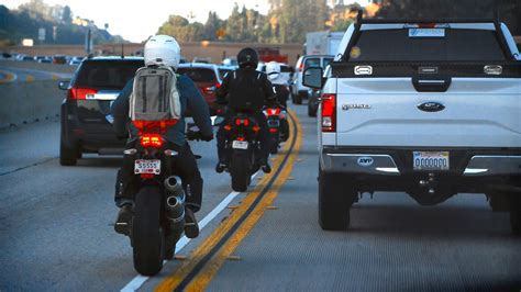 The Benefits And Safety Tips Of Lane Splitting In California Onyx Moto